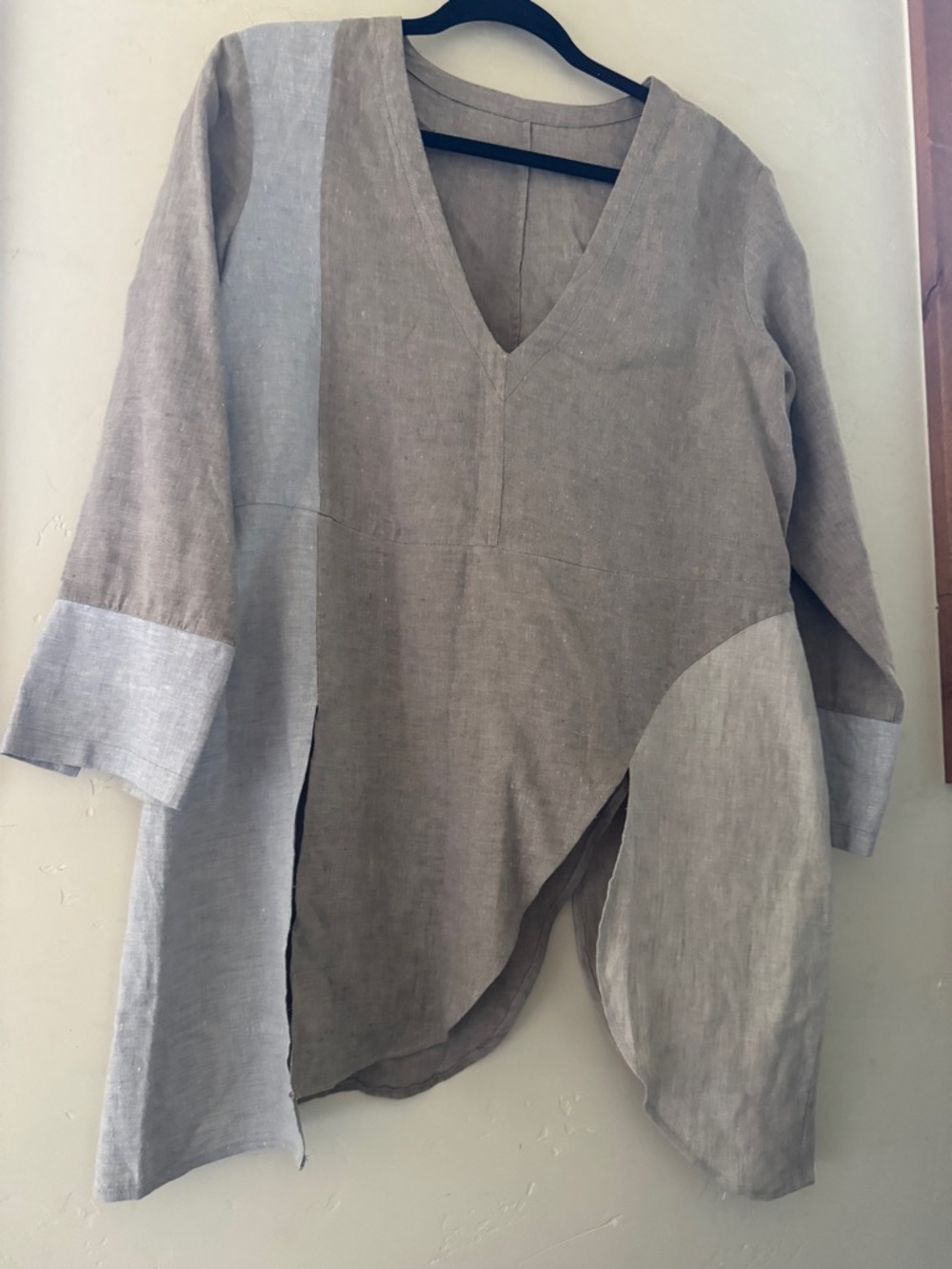 Neutral Colorblock Linen Tunic Top - Picture 2 of 5